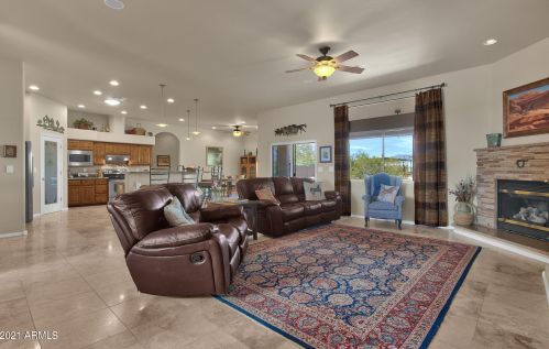 38301 15th Ave, Phoenix AZ 85041-4712 exterior