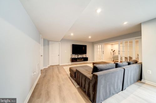 15633 Merrily Way, Woodbridge VA  22193-1097 exterior