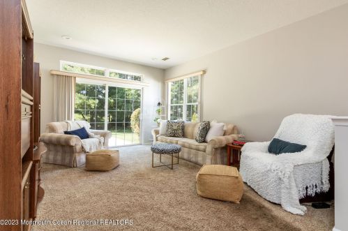 6 Springtide Rd, Lakewood NJ  08701-7510 exterior