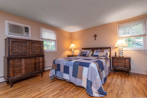 305 9th Ave, Elwood NY  11731-2127 exterior