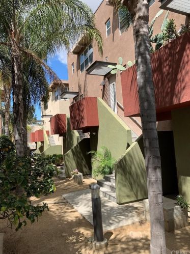 319 Dayman St, Long Beach, CA 90806-6274