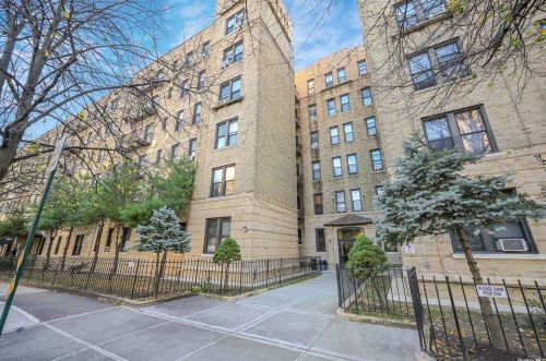 8352 Talbot St, Jamaica, NY 11415-3553