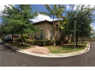 1057 146th Ter, Hollywood FL  33027-6164 exterior