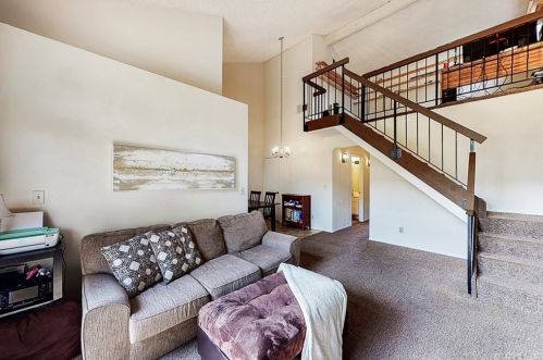28031 Sarabande Ln, Santa Clarita, CA 91387-3086