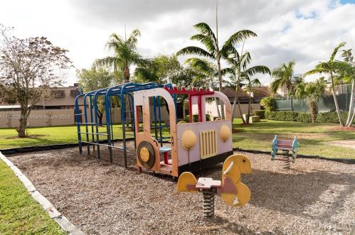 1239 122nd Ter, Hollywood FL  33026-3819 exterior