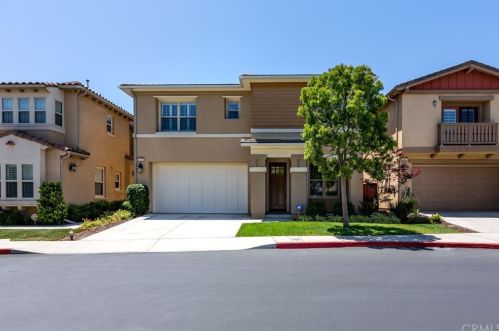 3318 Terrace Ridge Ln, Long Beach, CA 90804-1203