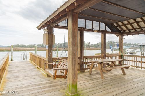 37 Brisbane Dr, Beaufort SC  29902-5718 exterior