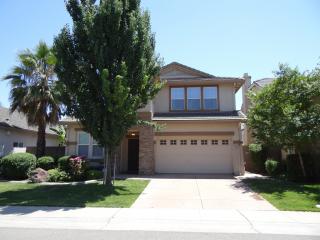 2108 Mabry Dr, Sacramento, CA 95835-2115