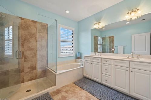 7698 Bristol Cir, Naples FL  34120-0697 exterior
