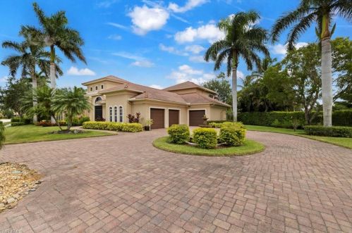 7834 Classics Dr, Naples FL  34113-3043 exterior