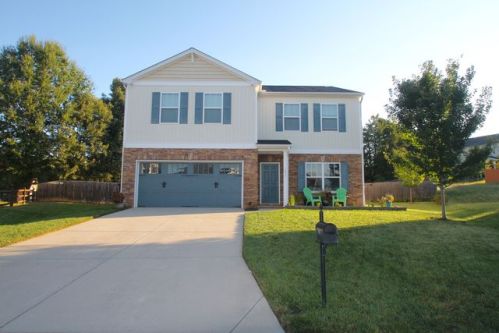 1511 Abbey Park Ct, Kernersville, NC 27284-7154