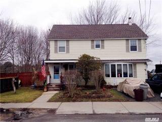 23 Phillips Ave, Speonk, NY 11972-2500