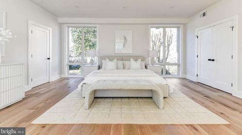 4624 Asbury Pl, Washington DC  20016-4325 exterior