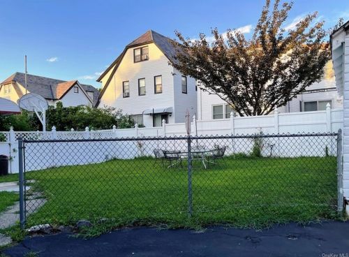 311 Rich Ave, Mount Vernon NY  10552-3010 exterior