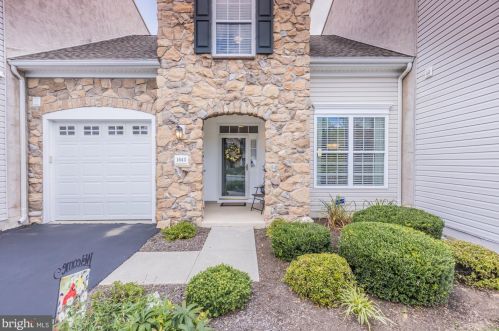 1643 Parkview Ct, Boothwyn, PA 19060-6803