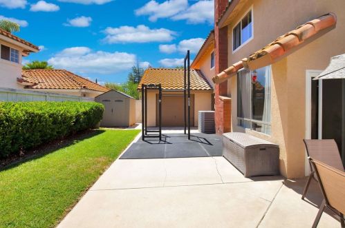 39810 Amberley Cir, Temecula CA  92591-7007 exterior