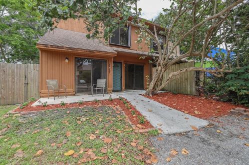 9059 Green Meadows Way, West Palm Beach, FL 33418-5741