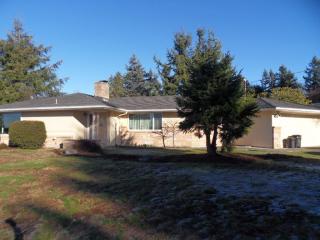 5203 Sunset Ln, Everett, WA 98203-3114