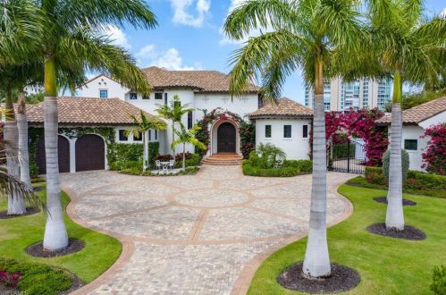 101 Seagate Dr, Naples, FL 34103-2407
