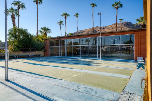 70 Santa Monica St, Palm Springs CA  92264-5257 exterior