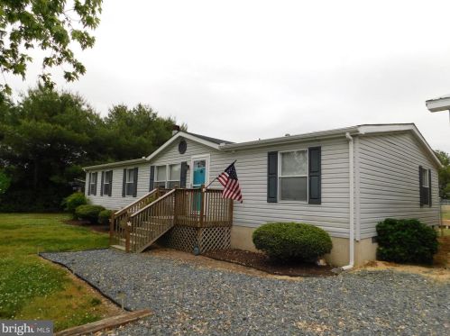 35395 Dannys Dr, Laurel DE  19956-3311 exterior
