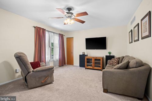 1385 Jacksonville Rd, Columbus, NJ 08022-1935
