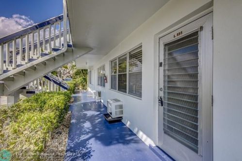 228 Northampton L, West Palm Beach, FL 33417-7617