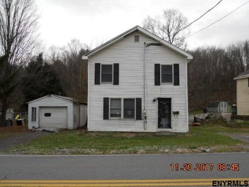 90 Eddy St, Thomson, NY 12834-1309