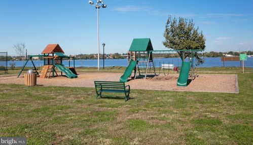 2172 Harbour Dr, Palmyra NJ  08065-1123 exterior