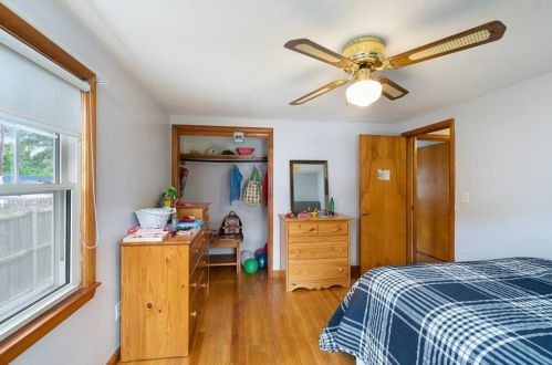 21 Brookside Ave, North Providence RI  02911-1510 exterior