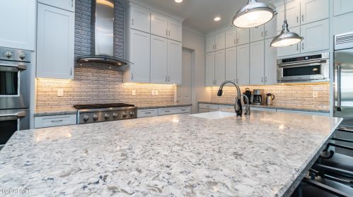 7544 Peppertree Dr, Gilbert AZ  85298 exterior