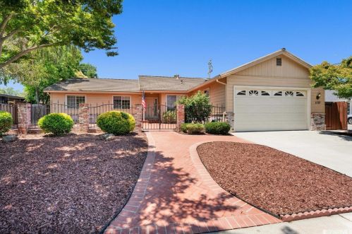 1137 Revere Dr, Sunnyvale, CA 94087-2212