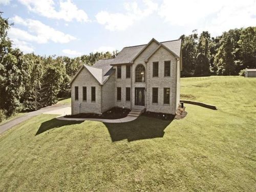 612 Munntown Rd, Finleyville, PA 15332-3707