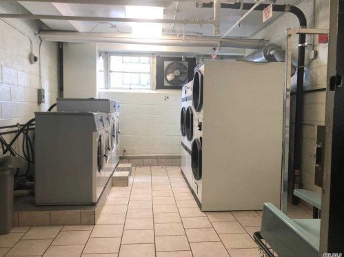 33-43 14th St, Long Island City NY  exterior