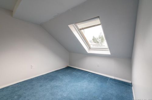 15 Independence Ln, North Haven CT  06473-1517 exterior