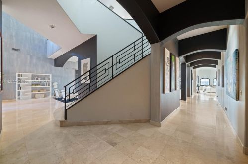 4828 Peninsula Dr, Daytona Beach FL 32127-7203 exterior