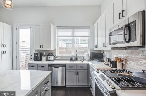 2229 Hope St, Philadelphia PA  19133-3722 exterior