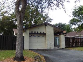 10853 132nd Circle Ct, Miami, FL 33186-3439