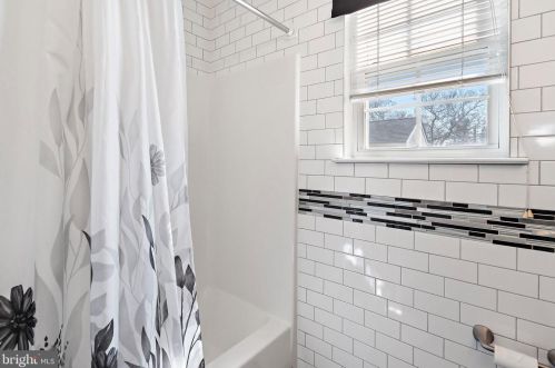 29 Bellmawr Ave, Gloucester NJ  08031-1330 exterior