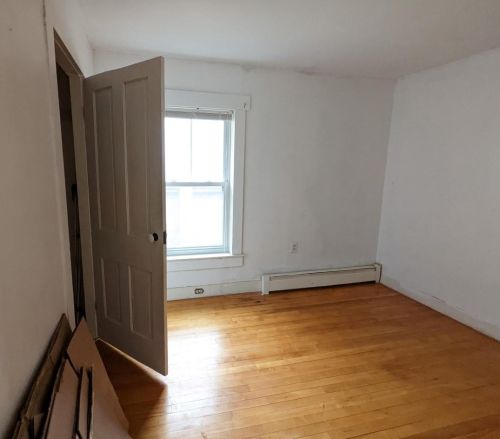 8 Chesterfield Rd, Hinsdale NH  03451-2215 exterior