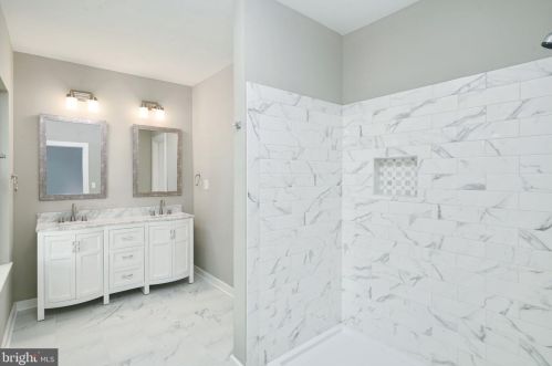 210 Market St, Gloucester NJ  08030-1907 exterior