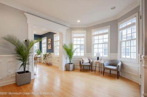 43 Peters Pl, Tinton Falls, NJ 07701-1705