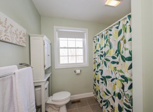 39 Bradford Cir, Hillsboro NH  03244-4864 exterior