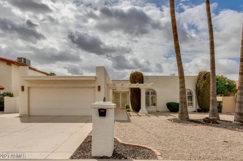 10421 Silvertree Dr, Chandler, AZ 85248-6858