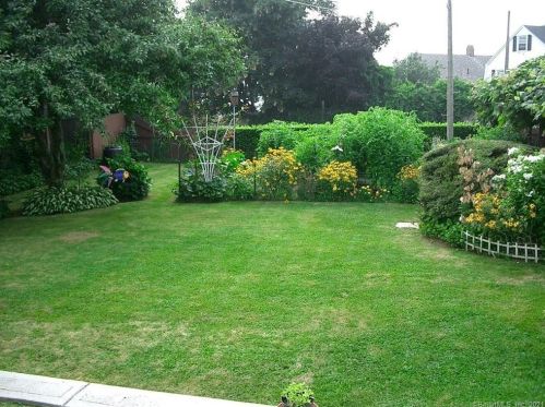 32 Denison Ave, Groton CT  06340-4415 exterior