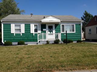 689 Loretta St, Tonawanda, NY 14150-8754