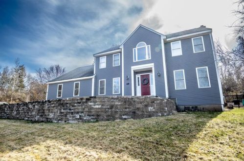 49 Sherman Lee Dr, Middletown, CT 06457-5576