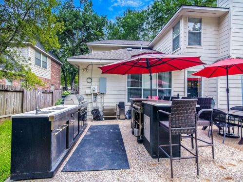 43 Knightsbridge Dr, Conroe TX 77385-3449 exterior