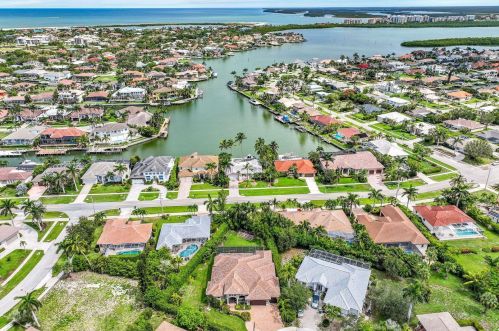616 Somerset Ct, Marco Island FL  34145-2450 exterior