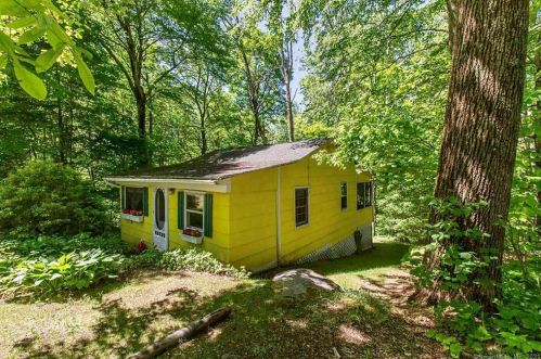 47 Rickie Dr, New Hartford, CT 06057-4238